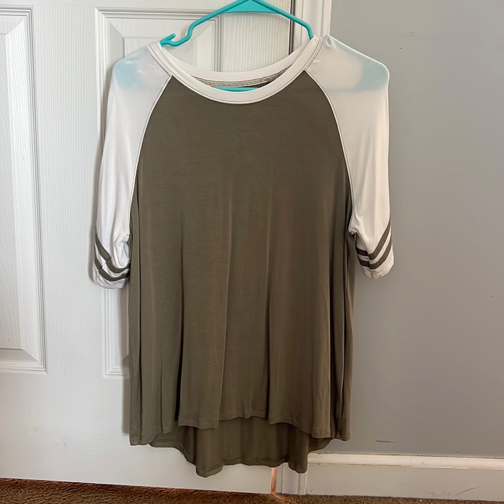 American Eagle Outfitters T-shirt